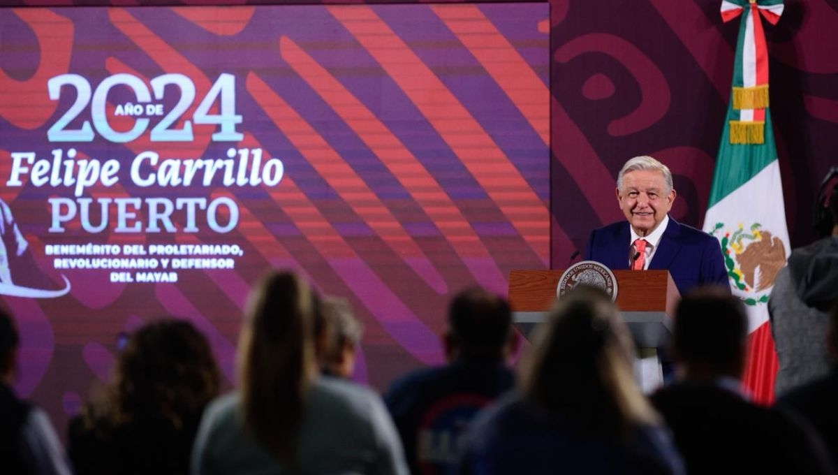 El presidente López Obrador exhortó a la población y especialmente a los jóvenes a no dejarse arrastrar por provocaciones y a evitar el acoso