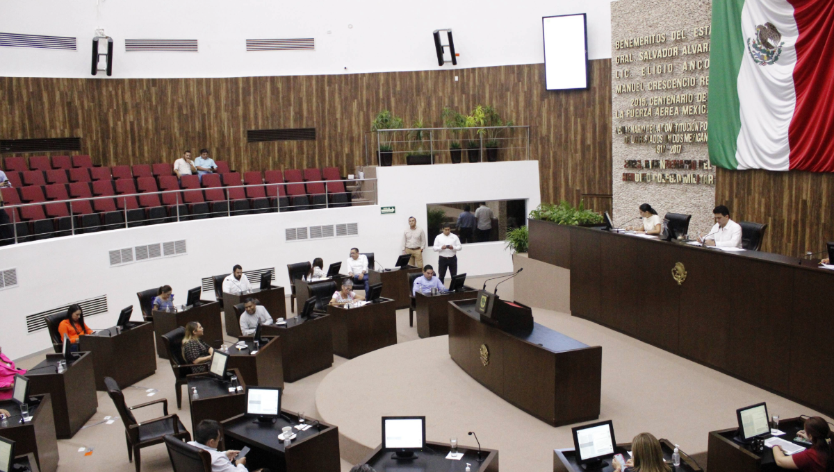 Diputados de Yucatán cobran sueldos de 100 mp mientras hacen campaña en horario laboral