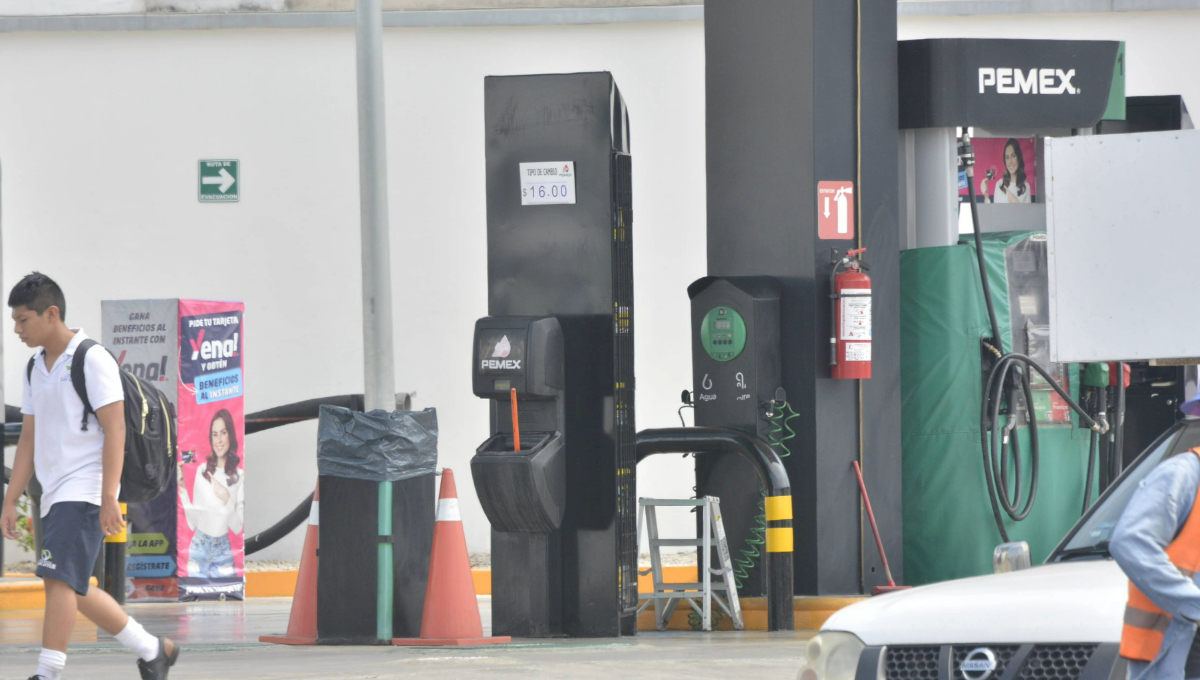 La gasolinera de la marca Gulf vende la gasolina premium superando el precio de referencia del Gobierno