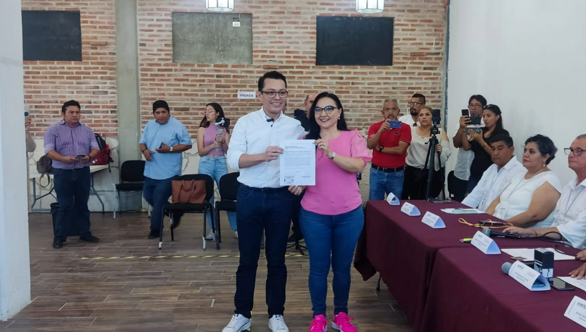 Raúl Aguilar se da de alta como diputado local del distrito 10 en Playa del Carmen