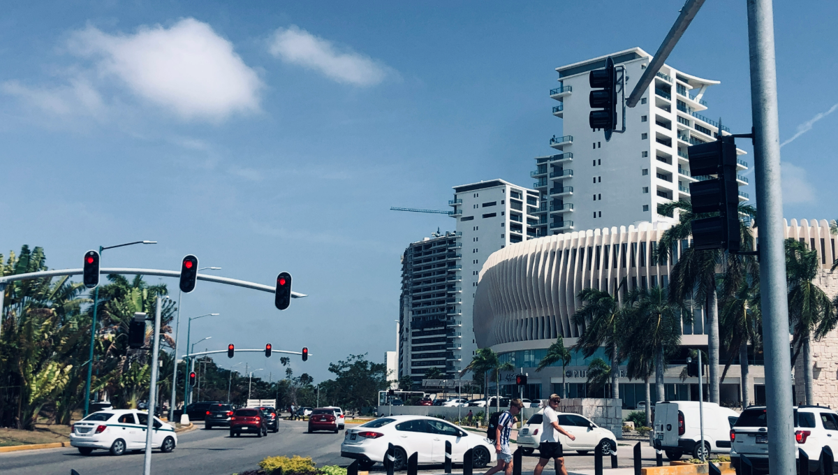 Mientras Cancún se moderniza, un tercio de la población vive sin servicios básicos