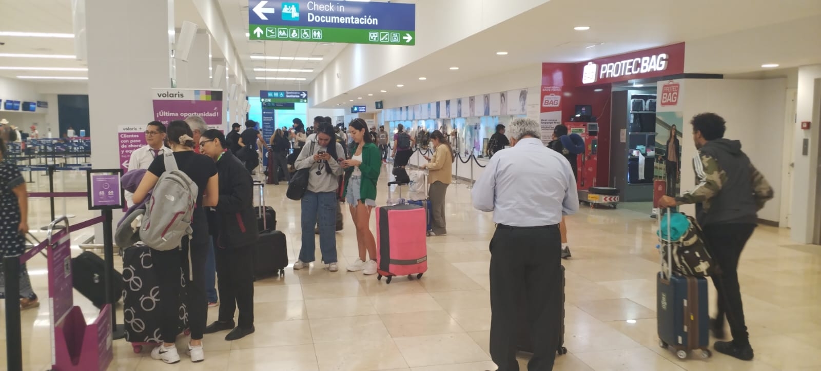 Turistas abarrotan vuelos en el aeropuerto de Mérida por el puente del 18 de marzo