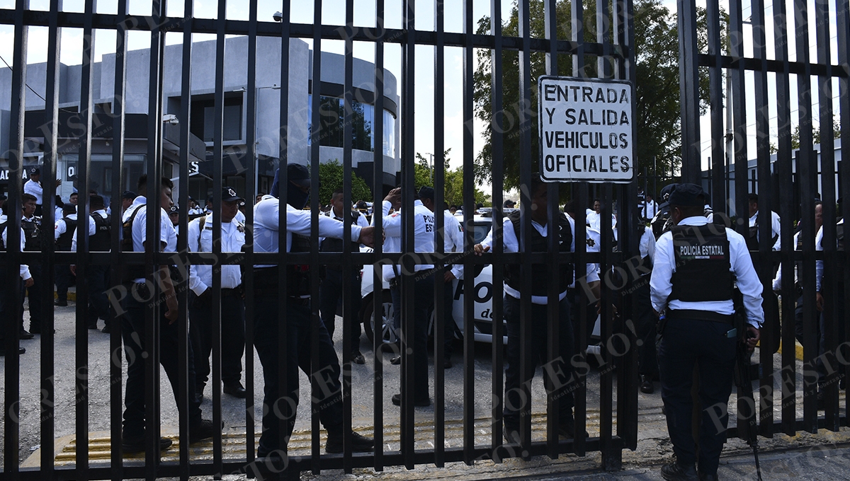 Policías de Campeche mantienen tomadas las instalaciones de la SPSC: EN VIVO