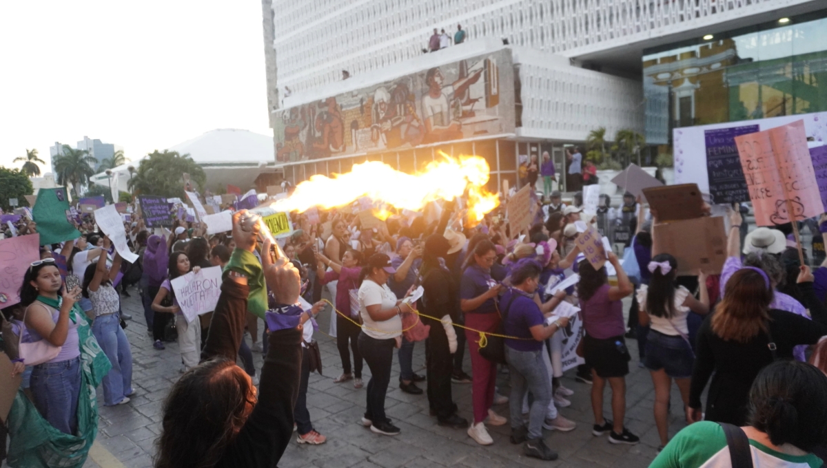 Instituto de la Mujer de Campeche responsabiliza a un partido político por vandalismo del 8M