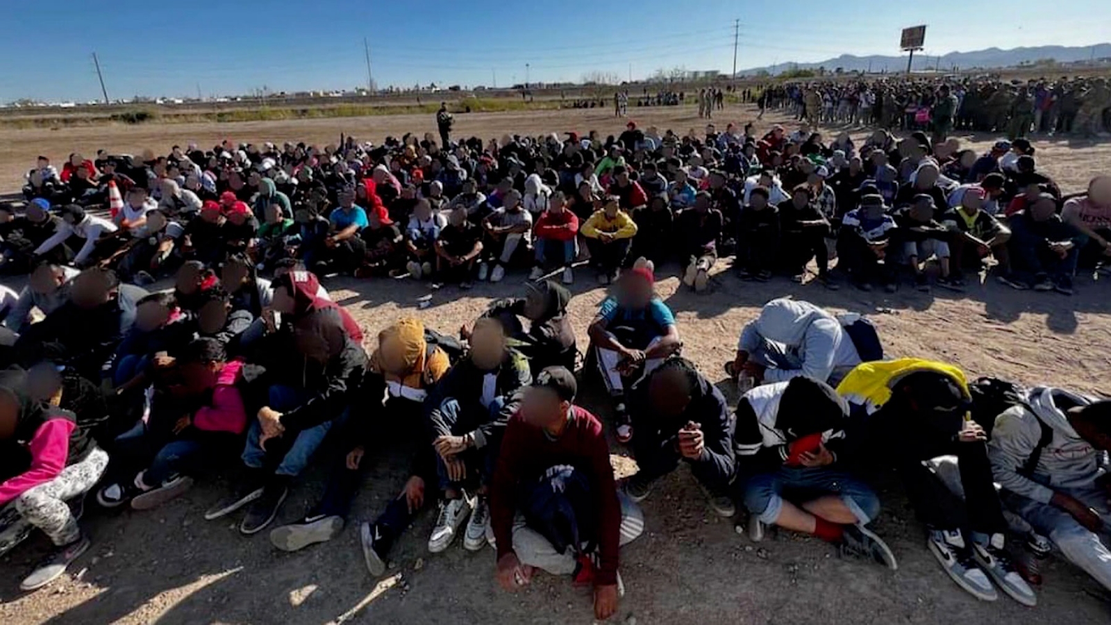 Cientos de migrantes logran cruzar de Ciudad Juárez hacia Texas