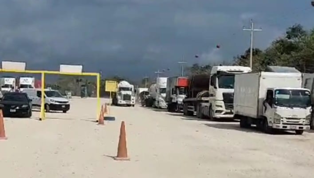 Distribuidores de mercancía que quieren cruzar a Cozumel no pudieron, debido a que favorece a unos