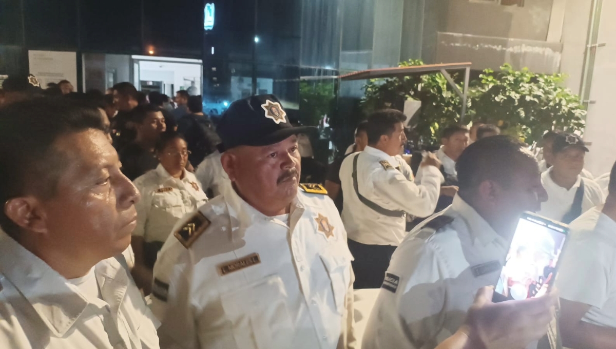 Comandantes de los 13 municipios se unen a la huelga de policías en Campeche: EN VIVO