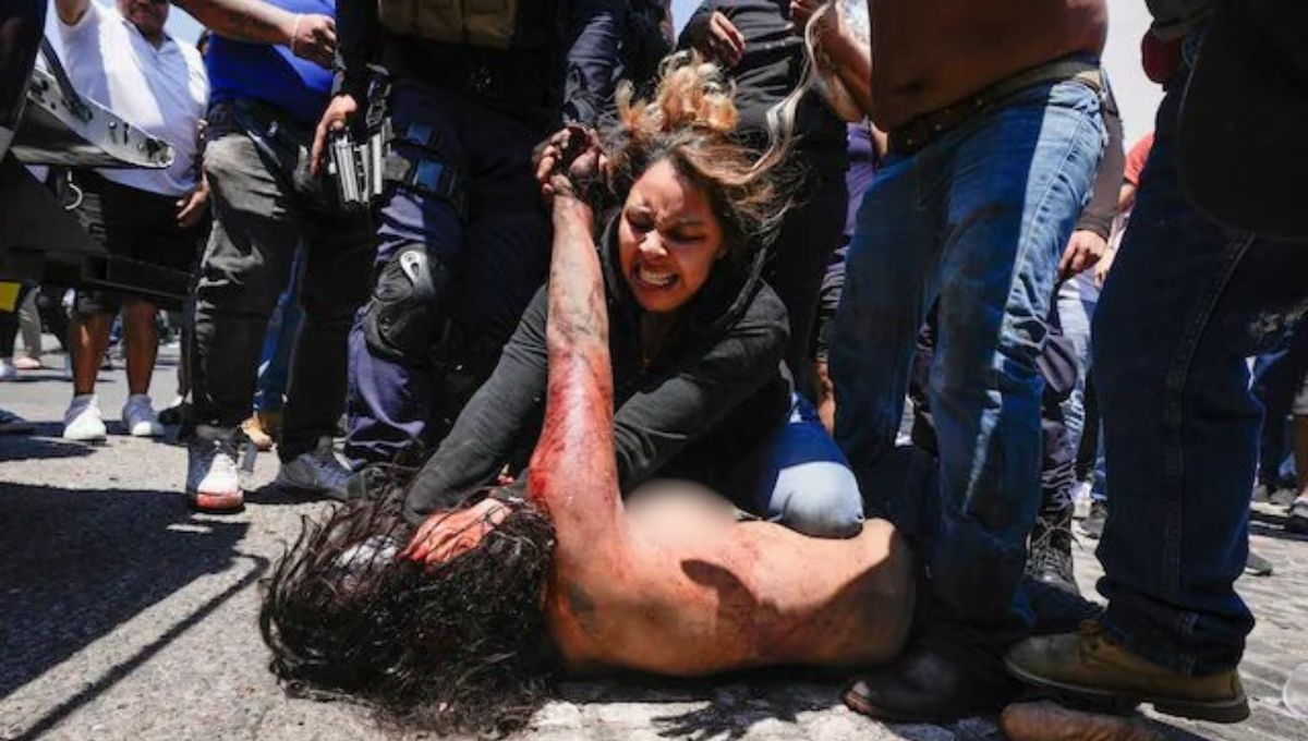 Videos del linchamiento en Taxco por muerte de Camilia muestran trágico “día de furia”: Imágenes sensibles
