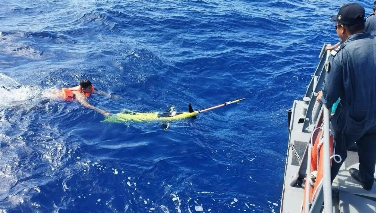 Rescatan planeador submarino autónomo a la deriva en Isla Mujeres