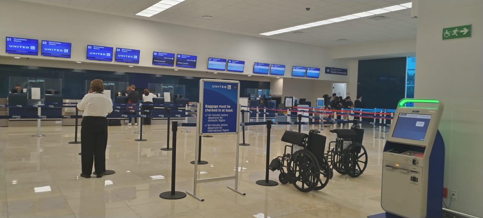El vuelo de United es el único con retrasos por varias horas en el aeropuerto de Mérida