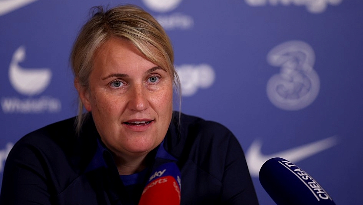 Emma Hayes, entrenadora del Chelsea Femenil, se encara con el coach del Arsenal: Video