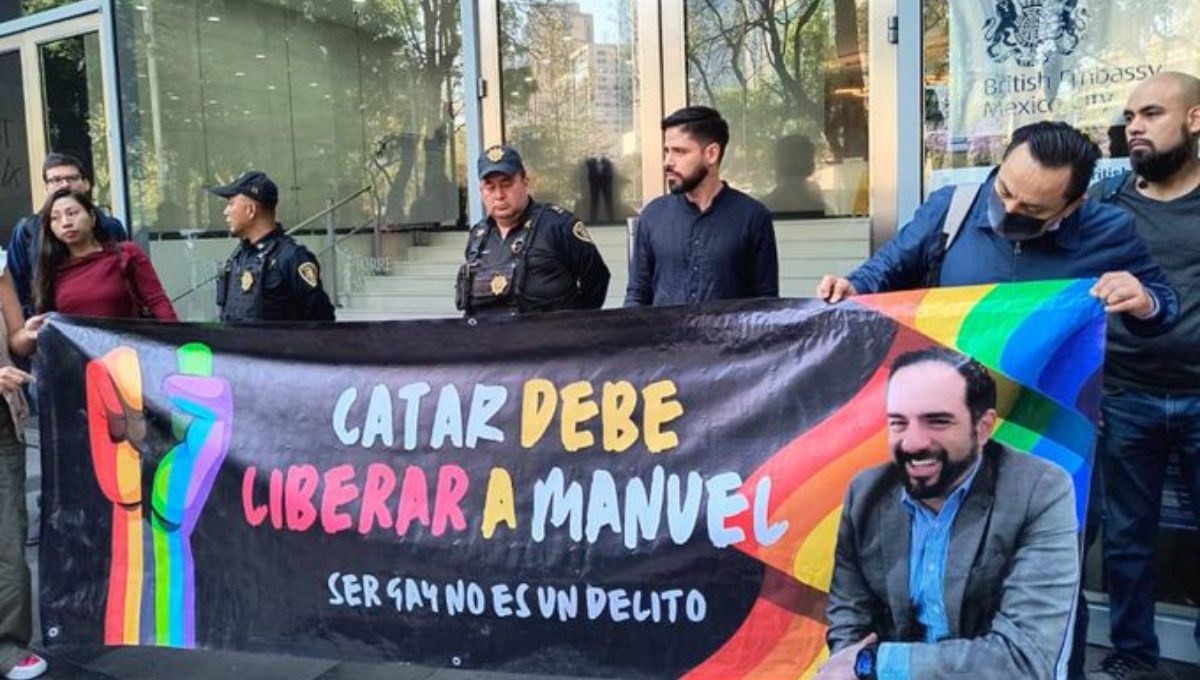 Familiares de Manuel Guerrero se manifiestan en la Embajada Británica en México