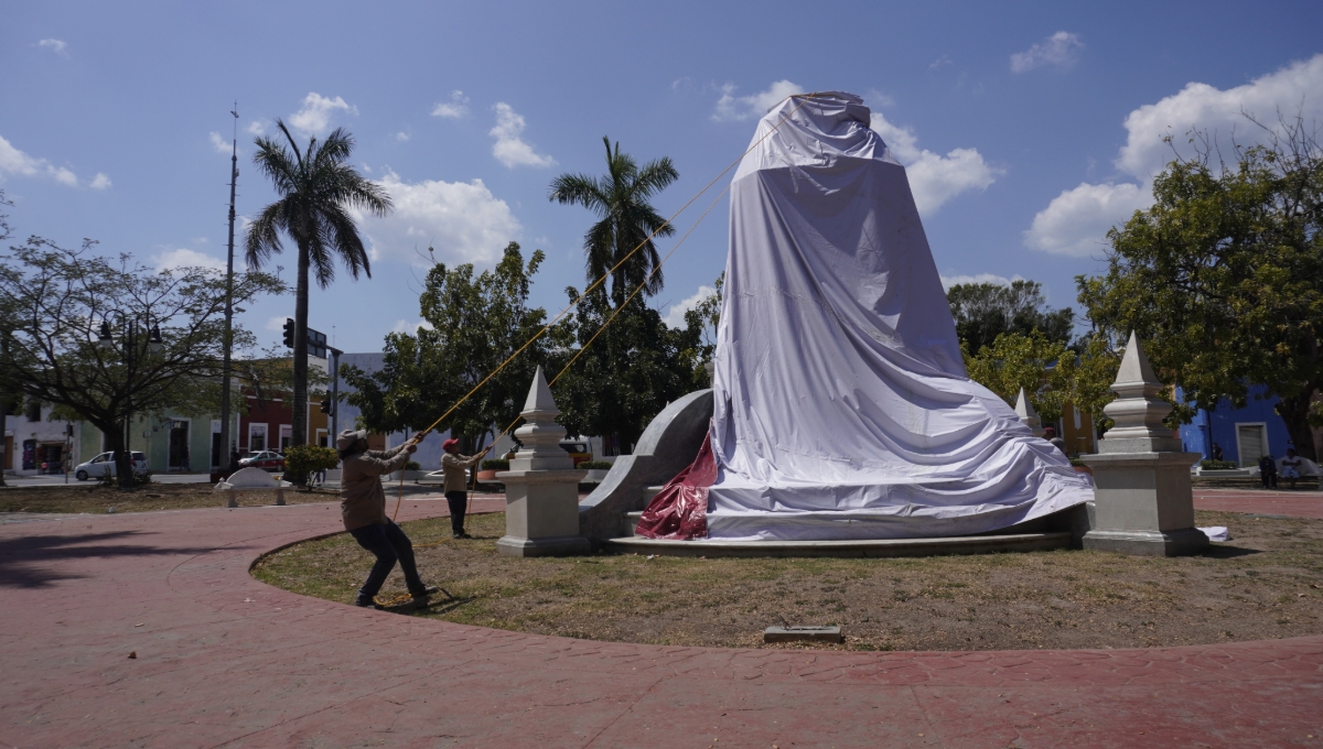 8M Campeche: Previo a marcha, cubren monumentos de la zona Centro