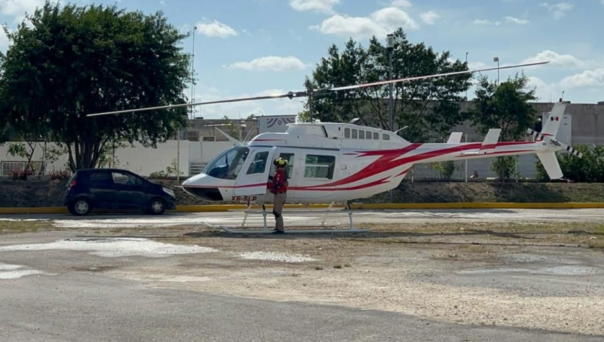 El helicóptero aterrizó en el estacionamiento del Hospital General