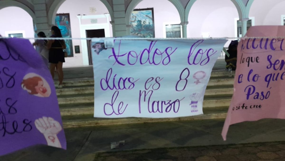 Más de 100 mujeres marchan por el 8M en Calkiní, Campeche