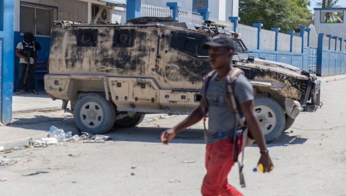 Tiroteos cerca del Palacio Nacional de Haití y una fuga masiva de prisioneros aumentan crisis