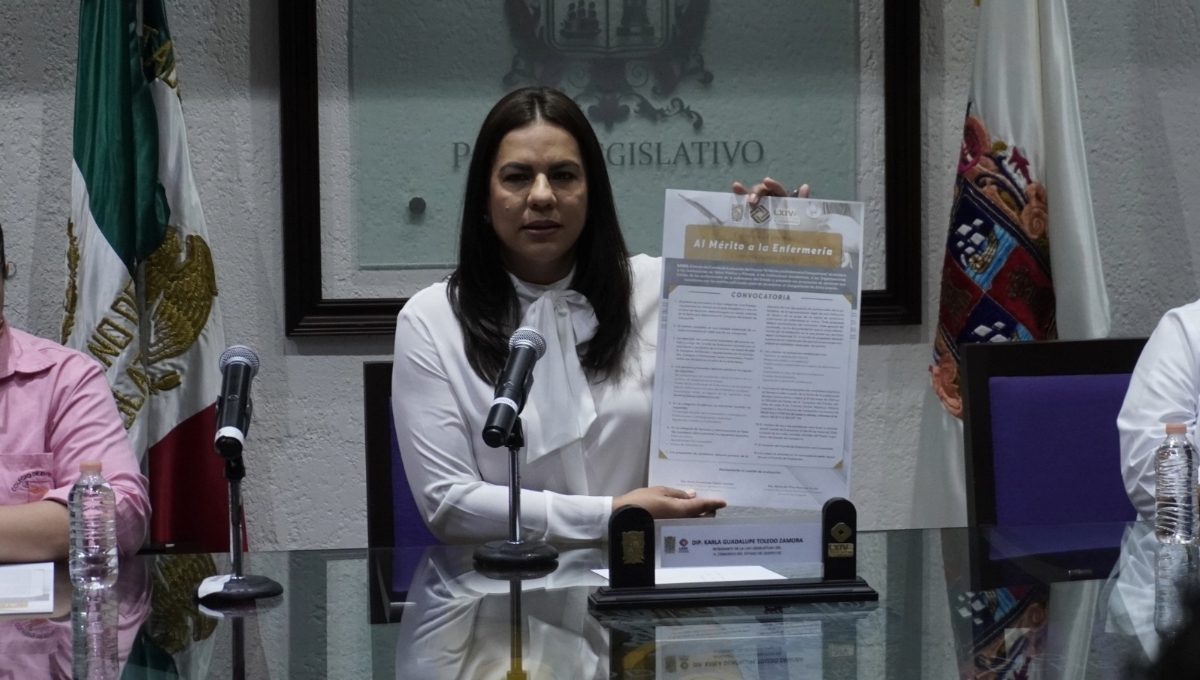 Durante el anuncio se contó con la presencia de la presidenta del Colegio de Enfermería de Campeche