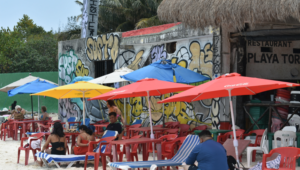 Fonatur detecta irregularidades en Playa Tortugas, en Cancún