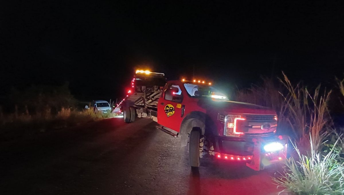 Camioneta abandona carretera estatal Escárcega-Candelaria