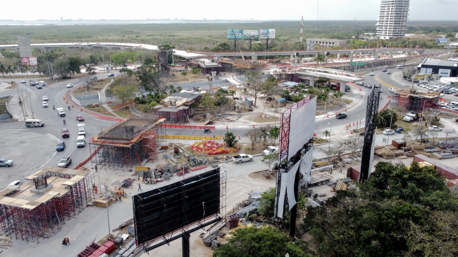 Por obras del puente Nichupté de Cancún, anuncian cierre de la glorieta del distribuidor vial