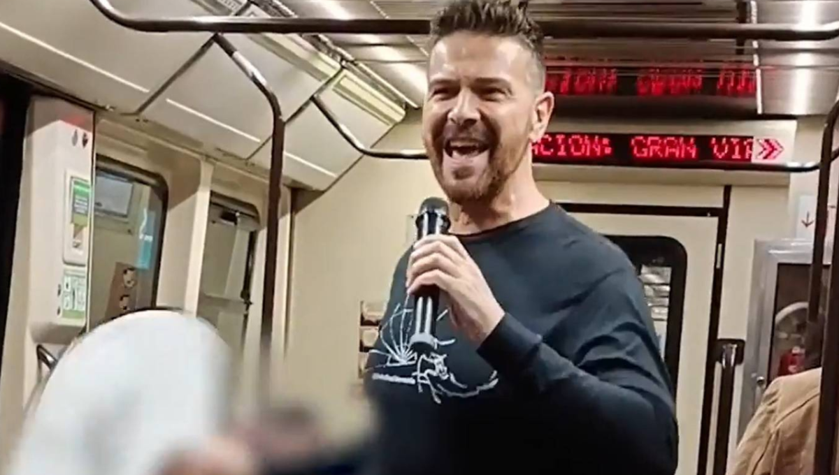Exintegrante de Locomía canta en el metro de Madrid para sobrevivir