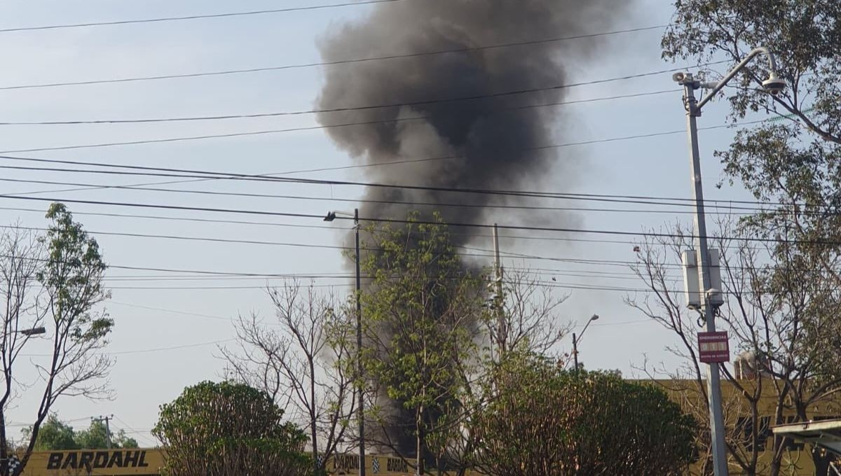 Caída de helicóptero, cerca de Ciudad Universitaria en CDMX, deja 3 muertos: VIDEO