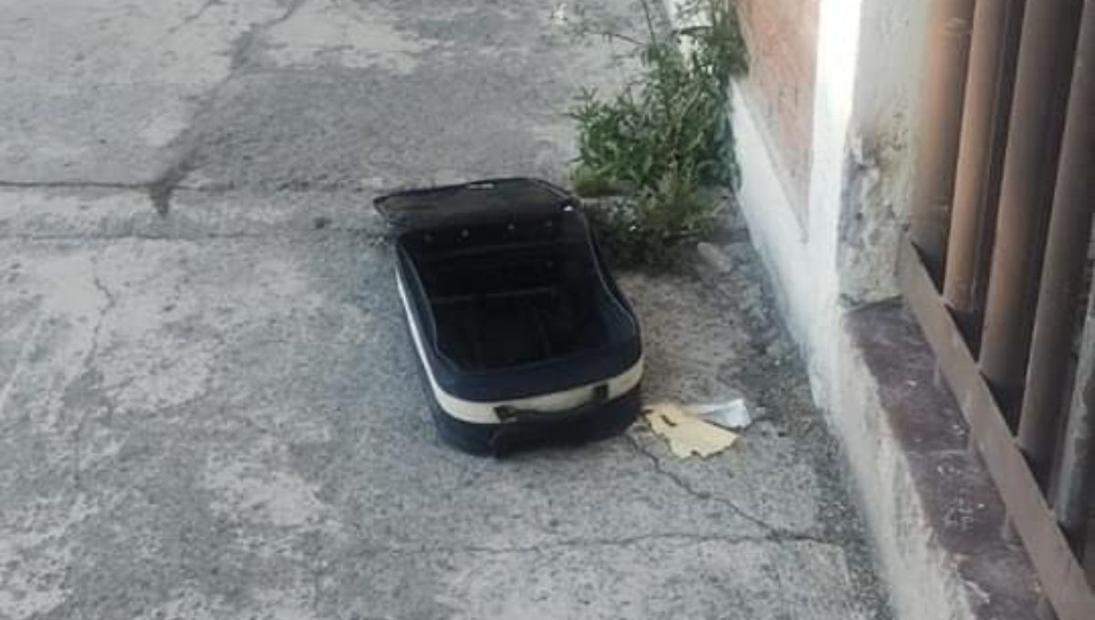 Abandonan a niño de dos años dentro de una maleta, en calles de Puebla