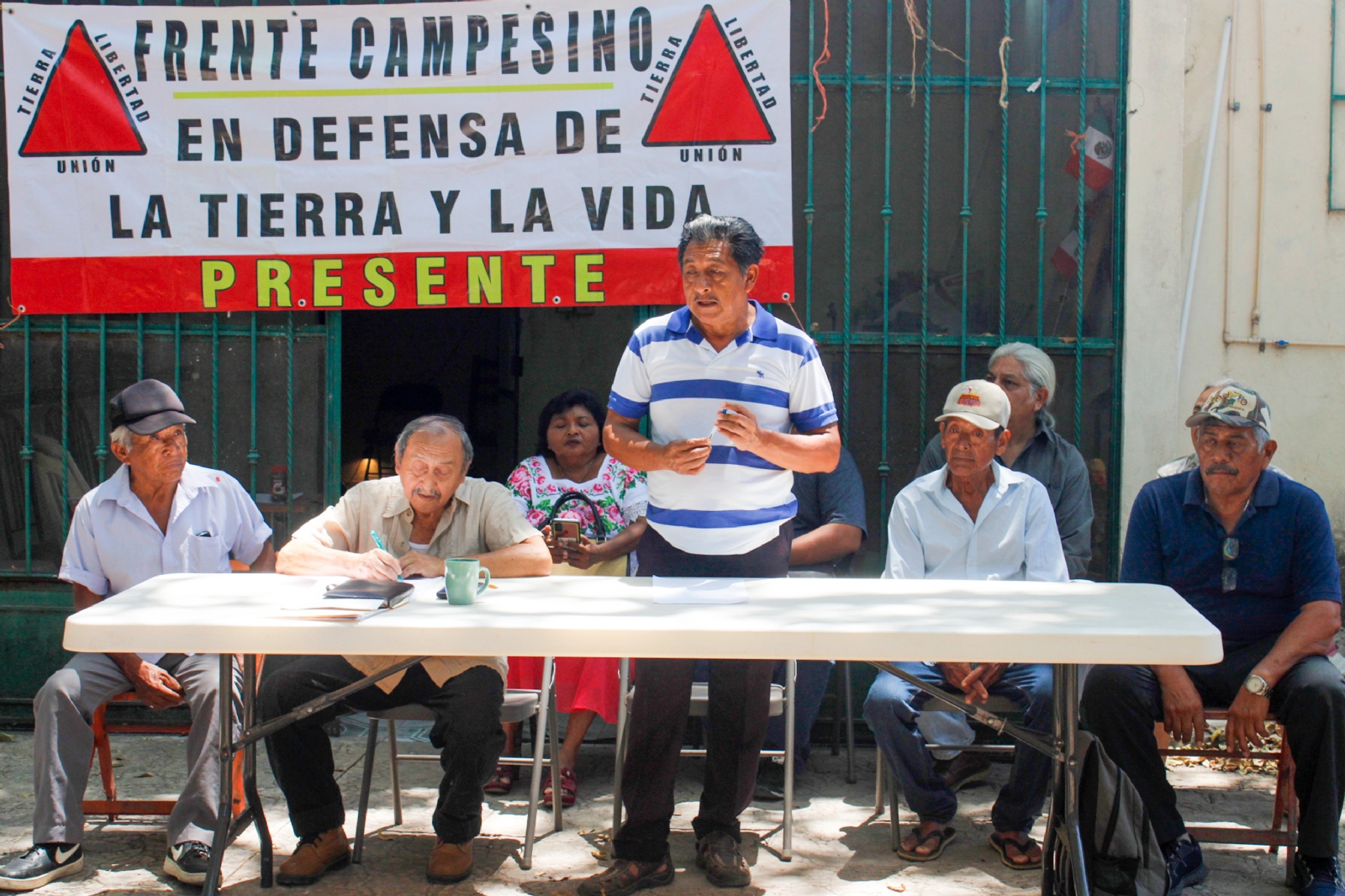 Campesinos de Yucatán denuncian a Renán Barrera por adeudo de 36 mdp