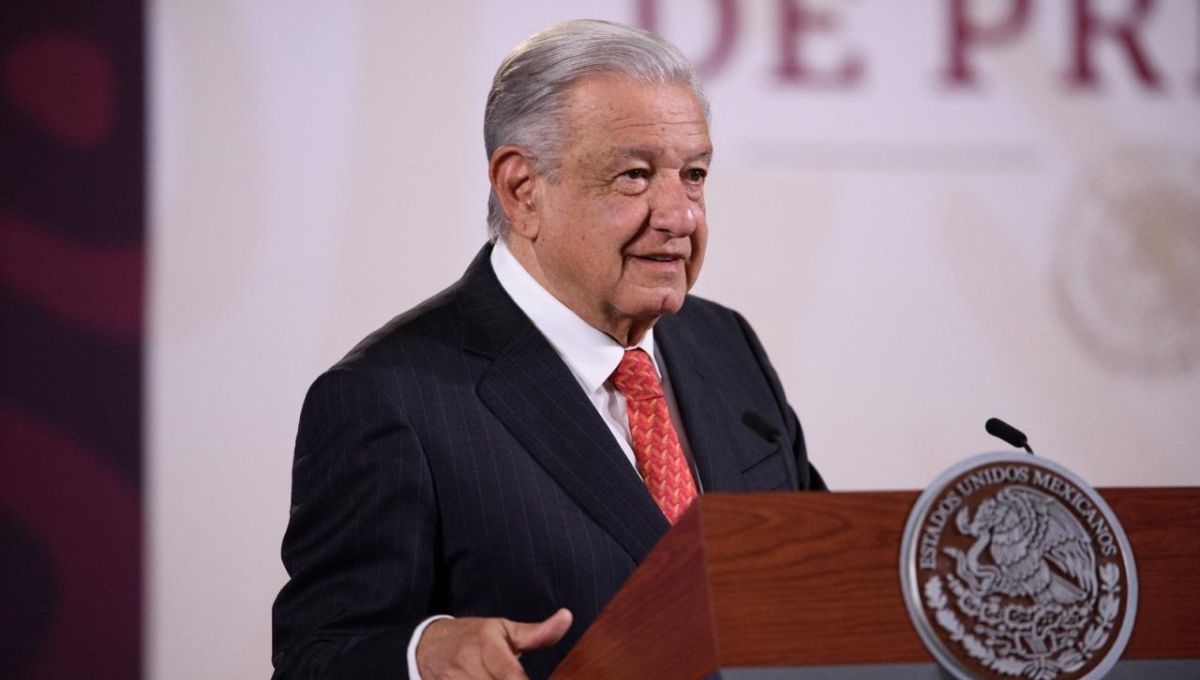 Presidente de México critica al INE por burocracia en voto de mexicanos en el extranjero
