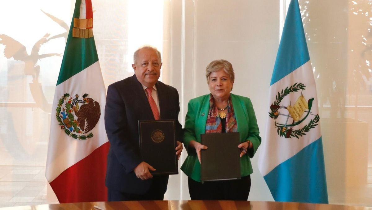La canciller mexicana Alicia Bárcena sostuvo una reunión con su homólogo guatemalteco, Carlos Ramiro Martínez, para abordar temas de seguridad y cooperación fronteriza