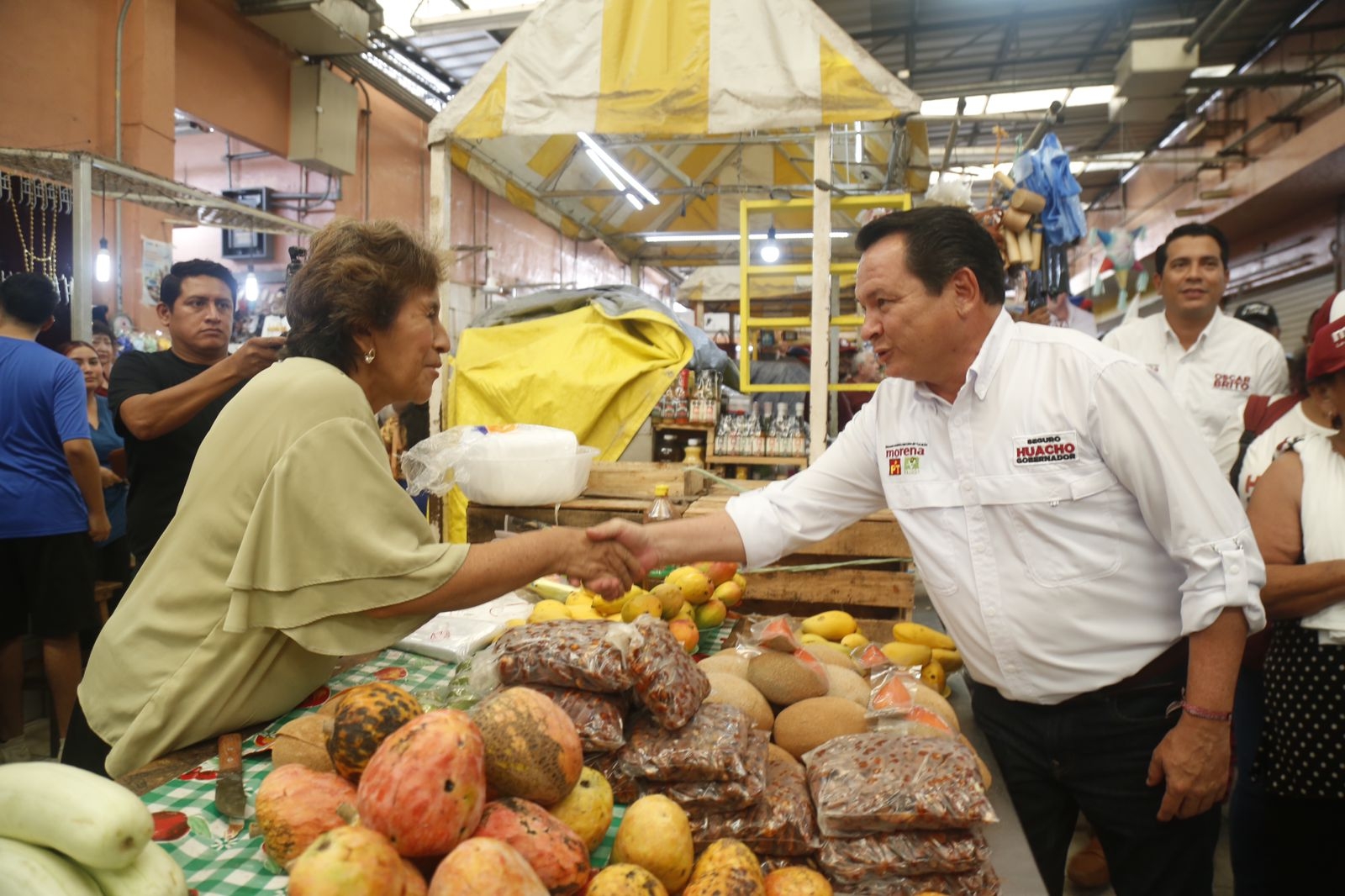 Joaquín Díaz Mena refrendó su compromiso para atender los mercados de Mérida