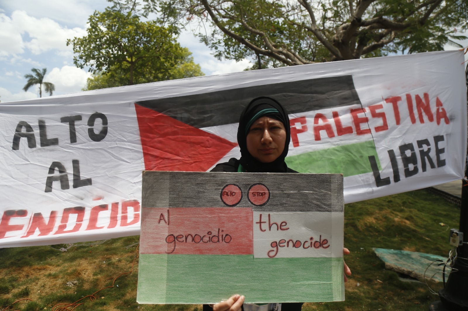 Se manifiestan en el parque de San Juan en Mérida en apoyo a Palestina