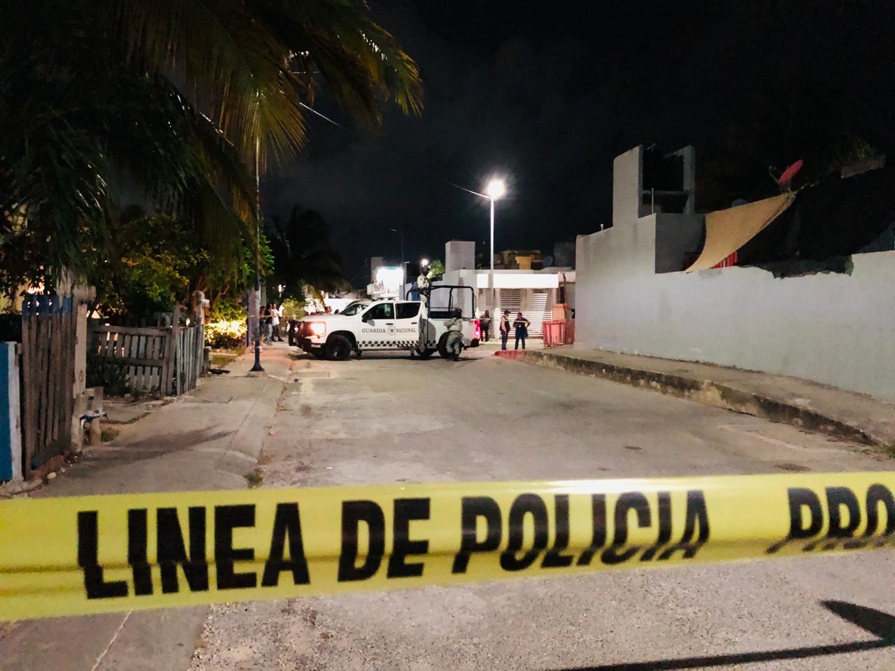 Montan operativo policial en el fraccionamiento Villas del Mar en Cancún