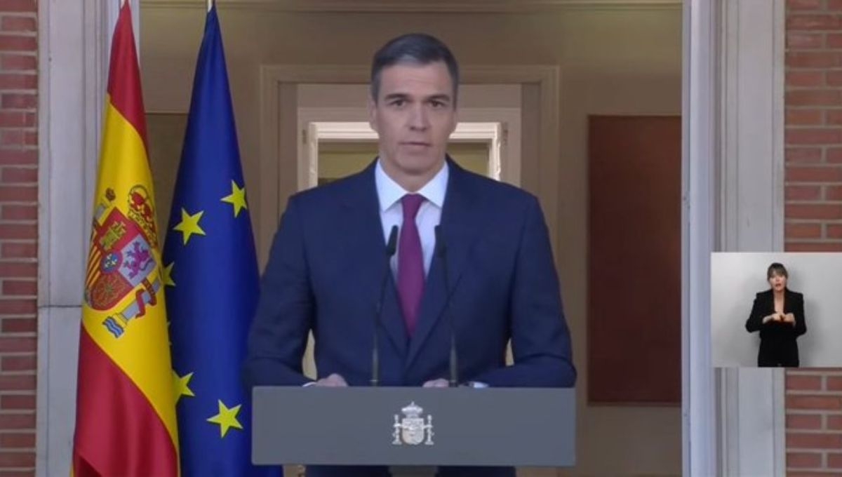 "He decidido seguir, con más fuerza si cabe, al frente de la Presidencia del Gobierno de España", señaló este lunes Pedro Sánchez desde el Palacio de la Moncloa en Madrid