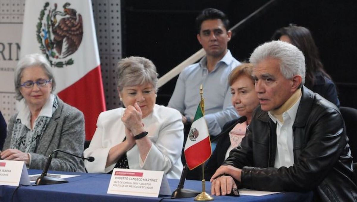 Andrés Manuel López Obrador instó al Senado de la República a otorgar la Medalla Belisario Domínguez a los miembros de la misión diplomática mexicana en Ecuador