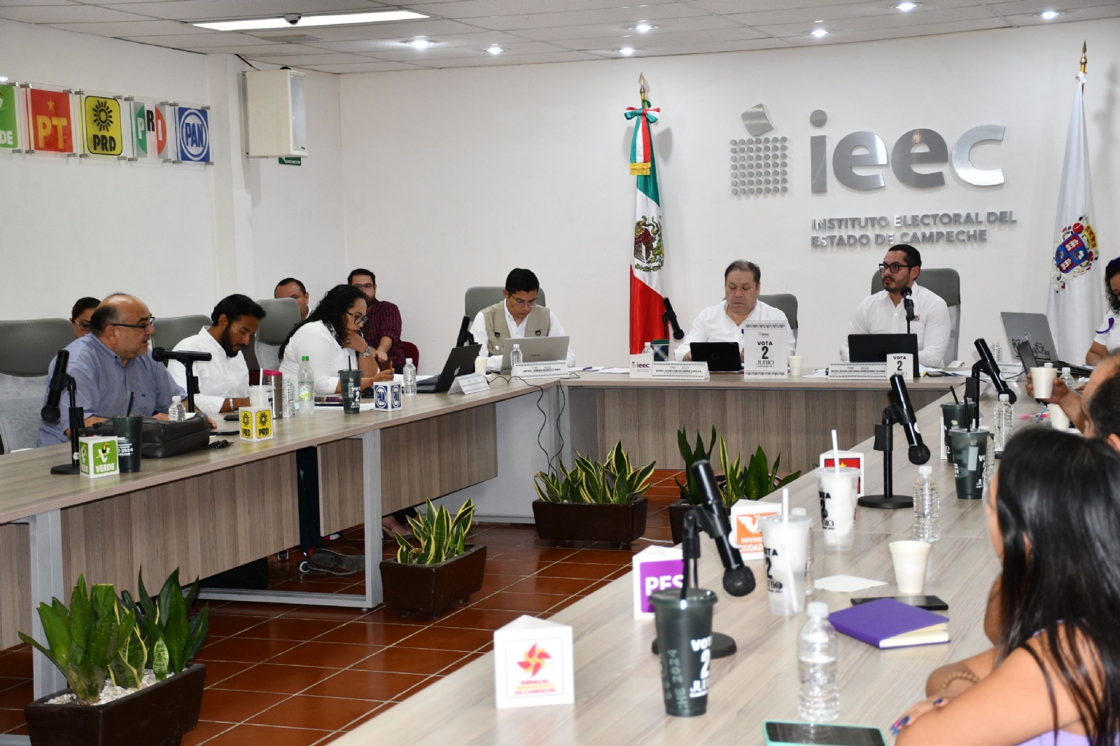 El Instituto Electoral de Campeche emite resolución tras una demanda de Morena contra Movimiento Ciudadano