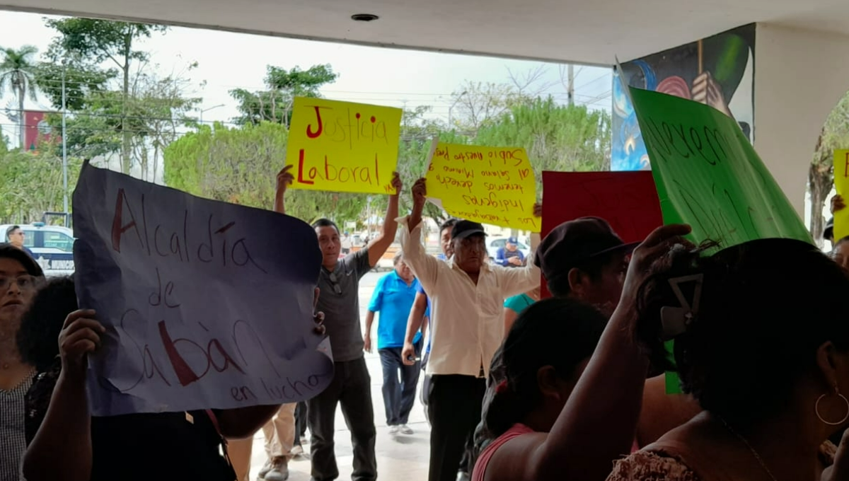 Trabajadores de José María Morelos exigen el pago de su aguinaldo