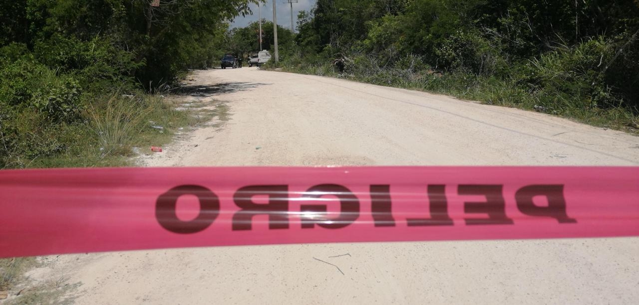 Encuentran el cadáver maniatado de un hombre cerca de la vía Playa del Carmen-Tulum