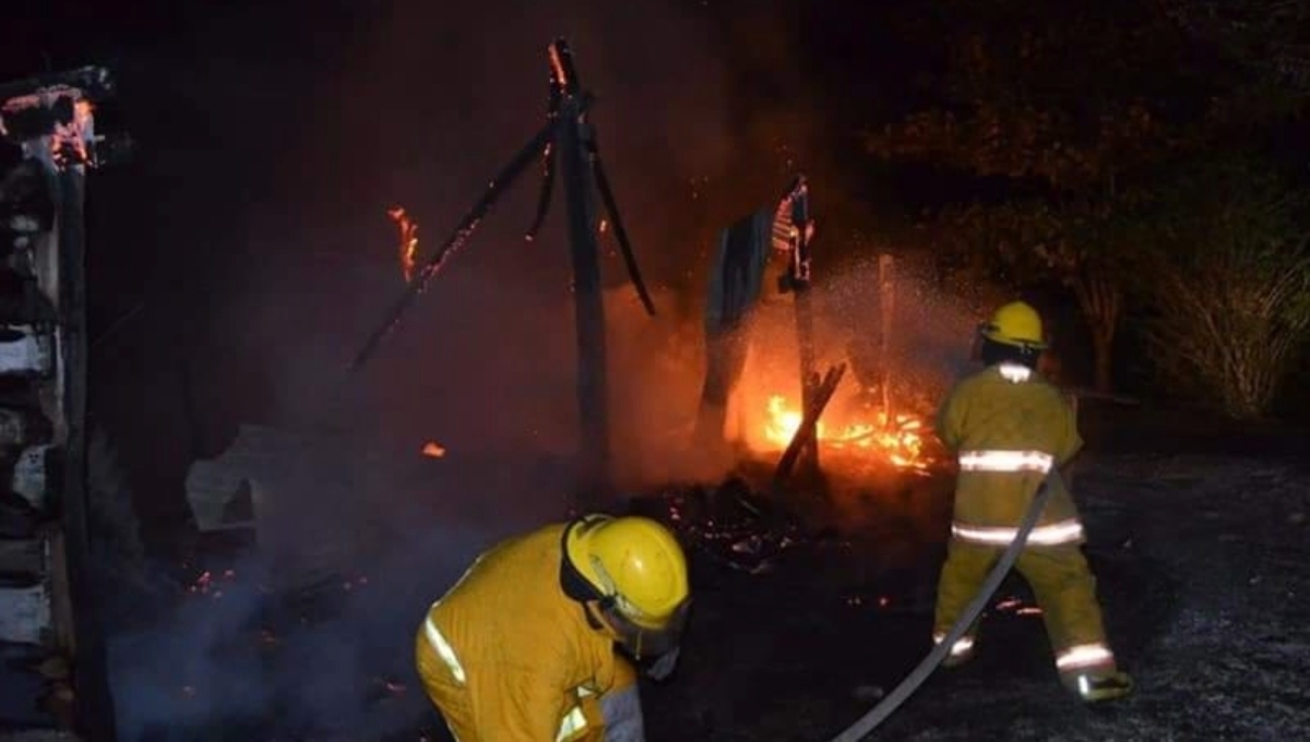 Hombres desconocidos provocan incendio en Escárcega, Campeche