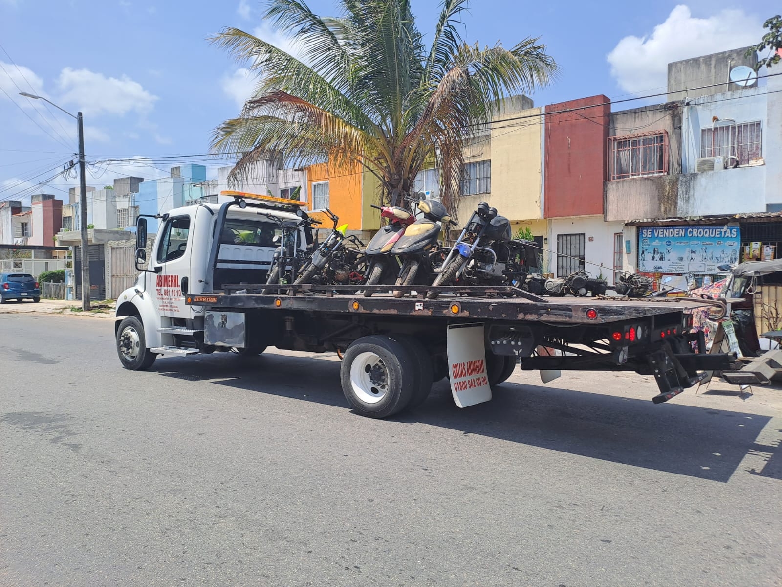 FGE recupera motocicletas con reporte de robo en Cancún