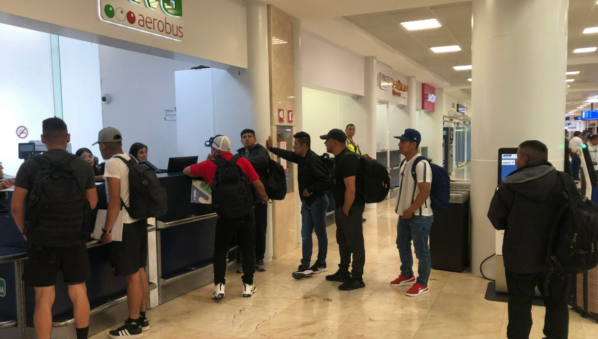 Aeropuerto de Cancún: Grupo de chiapanecos regresa a casa tras trabajar en Monterrey