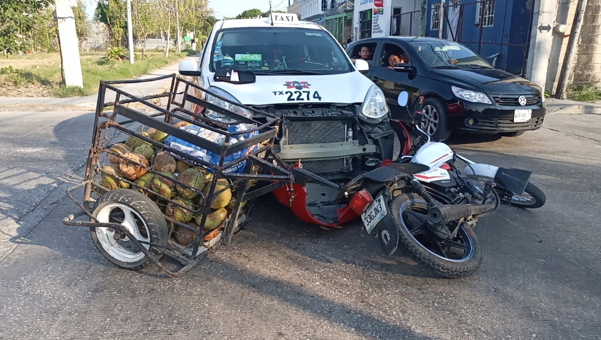 Tres accidentes en diferentes colonias de Ciudad del Carmen dejan daños materiales