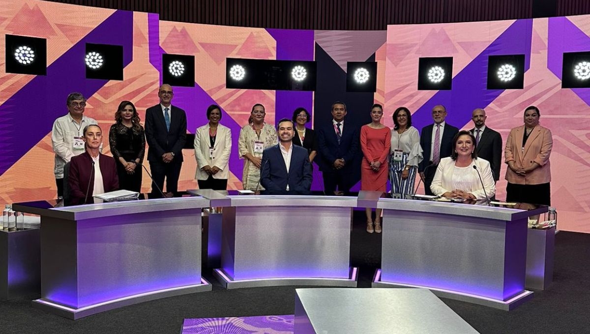 INE admite errores en el reloj durante el primer debate presidencial