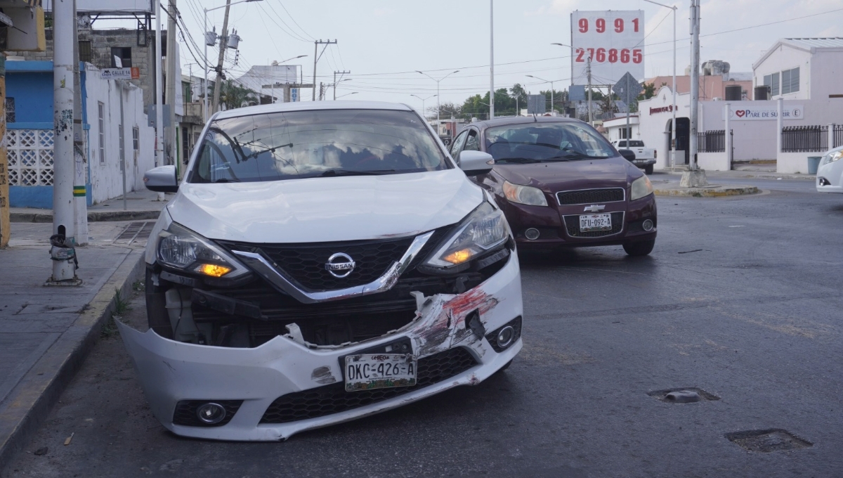 Automovilista se pasa el alto y provoca accidente en Campeche