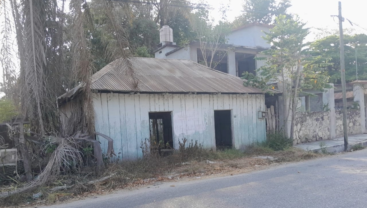 Vecinos de Escárcega denuncian a delincuentes por usar casa abandonada como refugio