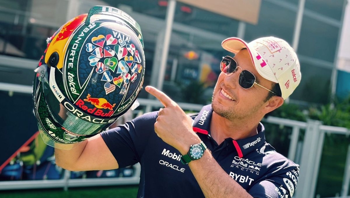 La bandera de Uruguay ya fue añadida al casco que Checo Pérez usará en el GP de Miami