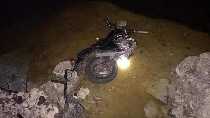 Joven motociclista en aparente estado de ebriedad muere en accidente en Bacalar