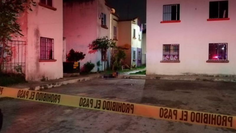 Lo matan a puñaladas en Villas Otoch Paraíso en Cancún