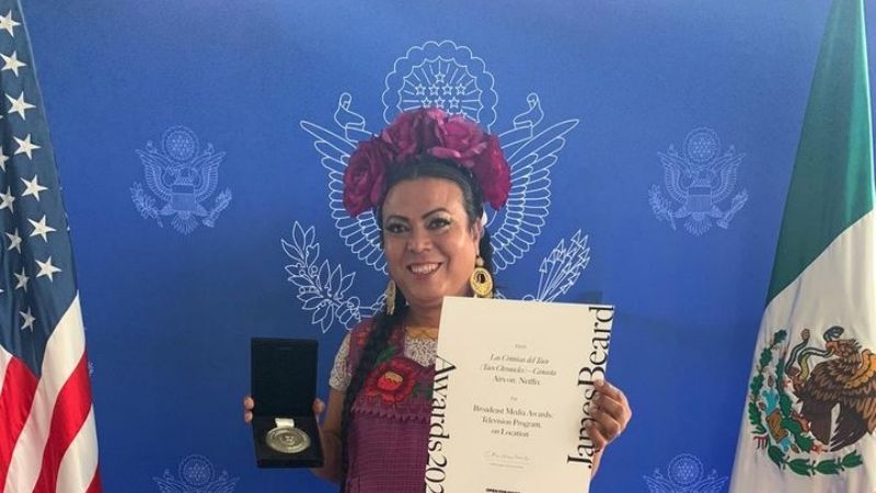 Lady Tacos de Canasta recibe premio por su participación en Las Crónicas del Taco