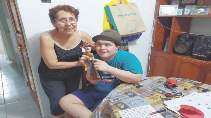 Educación especial a distancia, reto para padres y docentes en Ciudad del Carmen